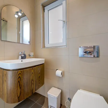 St Julian's 2br With Private Jacuzzi * San Ġiljan