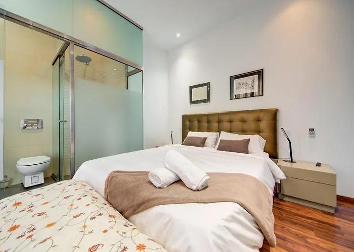 St Julian's 2br With Private Jacuzzi * San Ġiljan