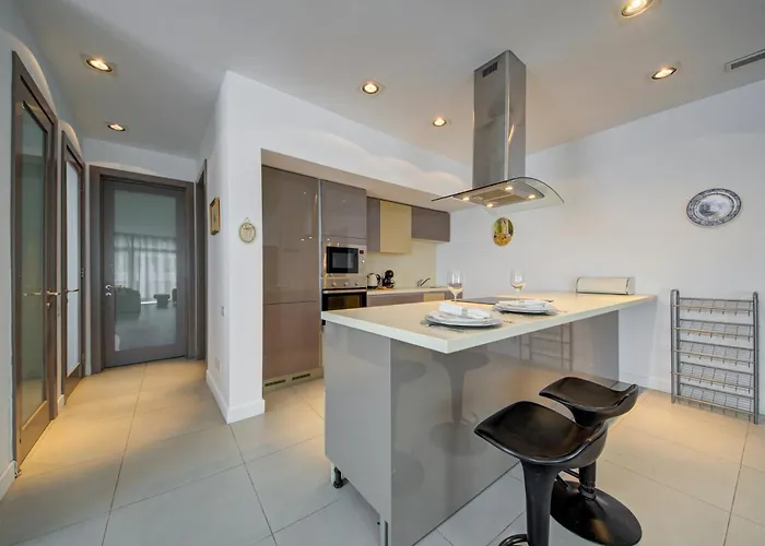 St Julian's 2br With Private Jacuzzi Appartement *