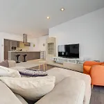 St Julian's 2br With Private Jacuzzi Apartman