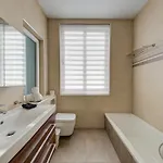St Julian's 2br With Private Jacuzzi San Ġiljan