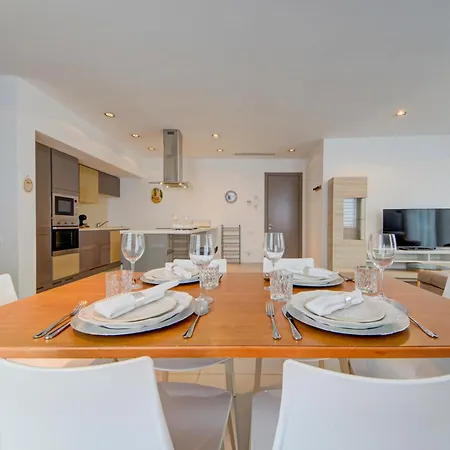 St Julian's 2br With Private Jacuzzi Appartamento San Giuliano