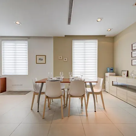 St Julian's 2br With Private Jacuzzi شقة *