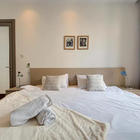 St Julian's 2br With Private Jacuzzi شقة