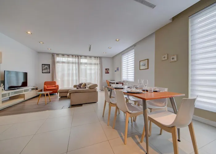 St Julian's 2br With Private Jacuzzi