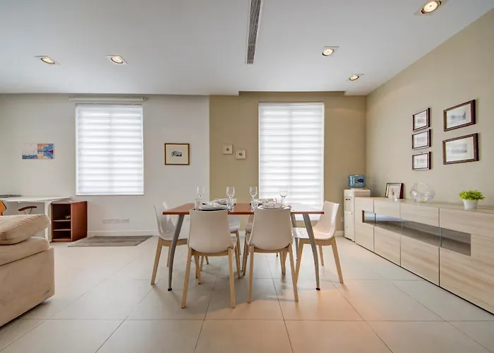 St Julian's 2br With Private Jacuzzi Apartmán *