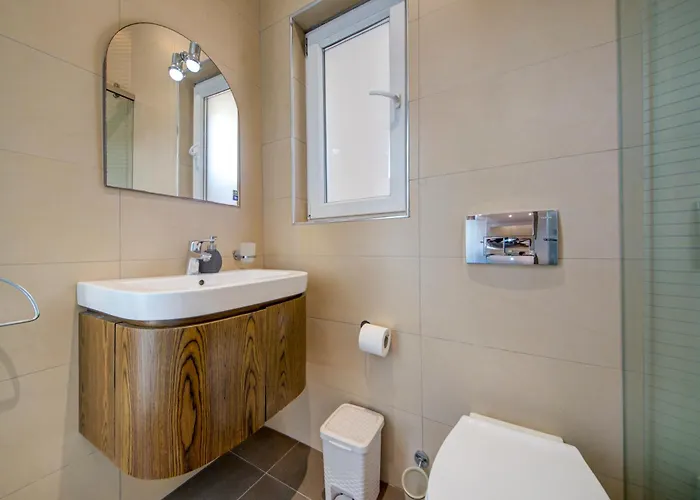 St Julian's 2br With Private Jacuzzi * St. Julian's