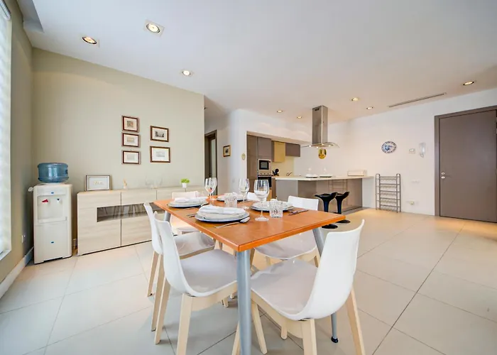 St Julian's 2br With Private Jacuzzi Apartamento