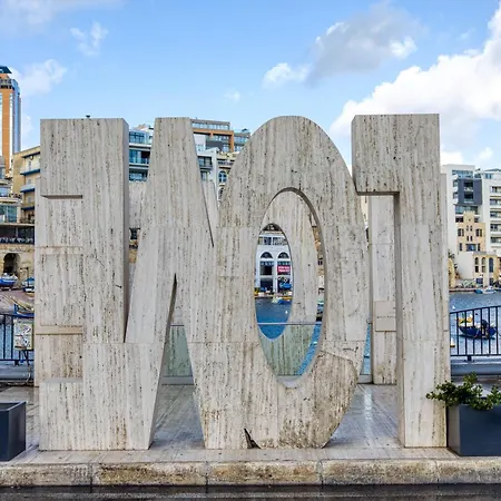 St Julian's 2br With Private Jacuzzi