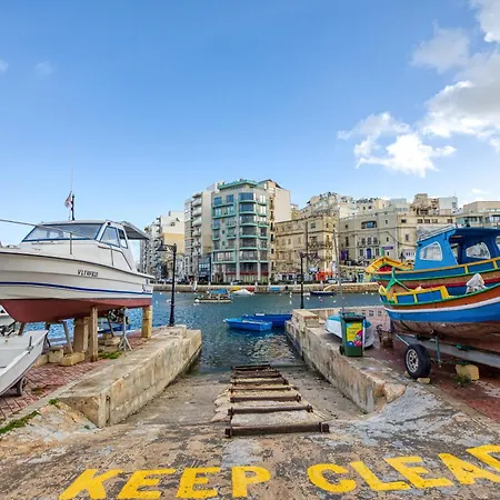 شقة St Julian's 2br With Private Jacuzzi سانت جوليان
