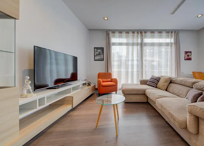 St Julian's 2br With Private Jacuzzi * سانت جوليان