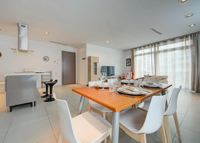 St Julian's 2br With Private Jacuzzi *