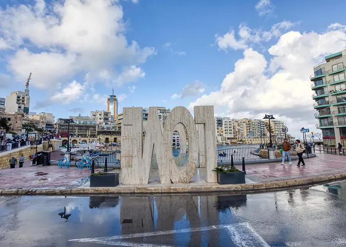 St Julian's 2br With Private Jacuzzi *