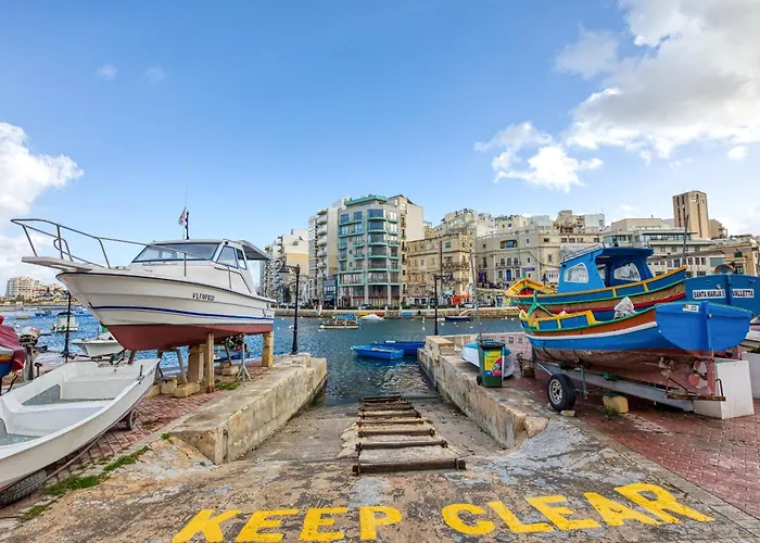 شقة St Julian's 2br With Private Jacuzzi سانت جوليان